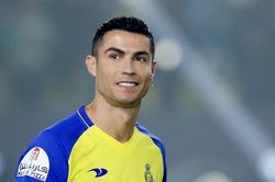 Xavi cảnh báo Ronaldo