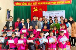 Đông ấm yêu thương với học sinh vùng sâu vùng xa