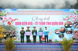 Nhiều hoạt động ý nghĩa trong Chương trình 'Xuân biên cương - Tết thắm tình quân dân' nơi biên giới Tri Lễ