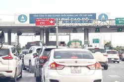 Điều chỉnh phí không thông báo, VEC lên tiếng xin lỗi