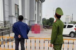Người đàn ông rơi từ tầng cao chung cư ở Hà Nội xuống đất tử vong