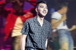 HIEUTHUHAI liên tục 'cà hẩy' vì được fan tung hô: Gợi cảm hay phản cảm?