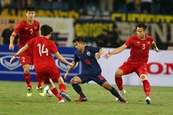 Ông Park không đồng ý HLV Polking nói Việt Nam mạnh hơn nhờ đủ quân giỏi