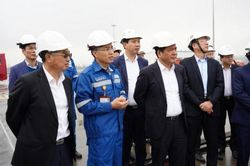 Chùm ảnh Bộ trưởng Nguyễn Hồng Diên thăm và làm việc tại Nhà máy lọc hóa dầu Nghi Sơn