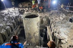 Vụ bé trai ở Đồng Tháp rơi xuống trụ bê tông ngày thứ 13: Khó khăn chồng chất