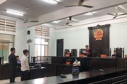 Giảm án cho 2 bị cáo tham gia gây náo loạn một khu vực