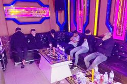 Bắt quả tang 6 đối tượng sử dụng ma túy tại phòng hát karaoke