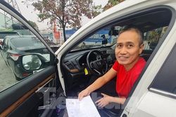 Các trung tâm đăng kiểm tiếp tục 'nóng': 3 ngày chưa đăng kiểm xong