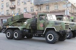 Video pháo phản lực 'mưa đá' Ukraine bị tập kích