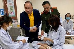 Mang Tết đến sớm với người bệnh nghèo