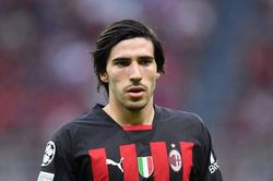 Nhận định bóng đá Lecce vs Milan (00h00, 15/1): 3 điểm để vượt Juve
