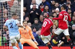 Vì sao bàn thắng của Fernandes vào lưới Man City được công nhận?