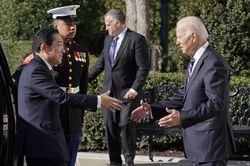 Nhật Bản kêu gọi Mỹ quay lại với TPP nhằm thiết lập 'trật tự kinh tế công bằng'