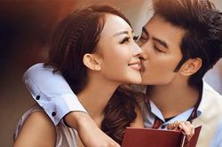 Mang áo của chồng đi giặt, vợ bầu chết lặng vì những món đồ 'đặc biệt' có trong túi áo