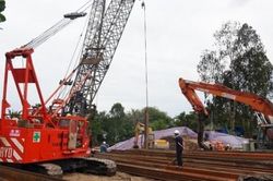 Cẩu 80 tấn gặp sự cố ngay tại hiện trường bé trai ở Đồng Tháp rơi xuống trụ bê tông