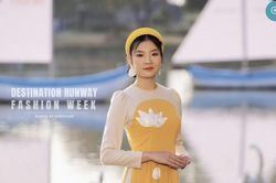 Phạm Hương Anh - Những vần thơ trên sàn catwalk