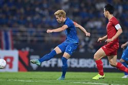 Kết quả bóng đá Việt Nam 0-1 Thái Lan: Theerathon định đoạt trận đấu