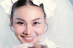 Siêu mẫu Thanh Hằng mặc áo cưới