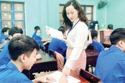 Giáo dục Học sinh lớp 10: Không dễ chuyển đổi môn học