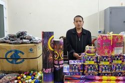 Bắt 4 đối tượng buôn bán pháo nổ, tàng trữ vũ khí, ma túy