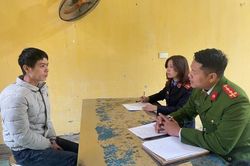 Khởi tố người dùng dao tấn công tài xế xe ôm, cướp tài sản