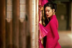 Hoa hậu Khánh Vân diện áo dài đón Tết Quý Mão 2023