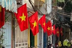 Treo cờ ngày Tết