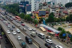 Giao thông Hà Nội bắt đầu 'dễ thở'