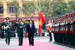Thủ tướng thăm, kiểm tra việc ứng trực của Binh chủng Tăng Thiết giáp