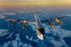 Máy bay ném bom Tu-95 Nga càng cao tuổi... càng đáng sợ