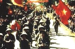 Chao nghiêng phố xuân