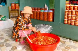 Tết về Nhơn Trạch ăn tôm chua và trứng vịt đồng