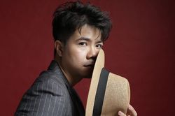 Đinh Mạnh Ninh: 'Tôi chưa hoàn thành chỉ tiêu kiếm con dâu cho bố mẹ'