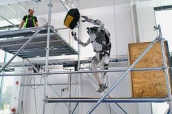 Robot Atlas của Boston Dynamics đạt được khả năng hoạt động như người