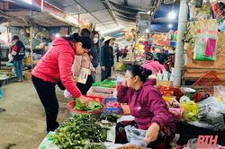 Lượng tiêu thụ hàng hóa tại các chợ ngày giáp Tết tăng cao