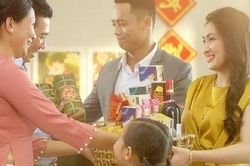 Tết nội hay Tết ngoại: Làm sao để vẹn cả đôi đường?