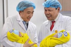 Những em bé đầu tiên chào đời năm con Mèo