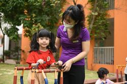 Dòng đầu tiên thầy cô viết yêu người