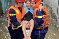 Sau trận mưa lịch sử nhớ mãi tình người đầm ấm