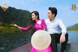 Hát văn 'Ngày xuân trẩy hội chùa Hương'