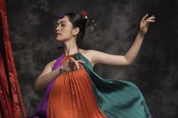 Đầu Xuân mới, 'xem tử vi' cùng ca sĩ Duyên Quỳnh
