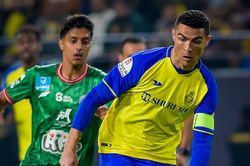Ronaldo bị chê tơi tả ở trận ra mắt Al Nassr