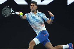 Australian Open: Hủy diệt Alex de Minaur 6-2, 6-1, 6-2, Novak Djokovic mạnh mẽ tiến vào tứ kết, sẽ đấu Andrey Rublev