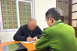 Xử phạt người đàn ông dựng bãi trông xe trái phép ở khu vực hồ Hoàn Kiếm