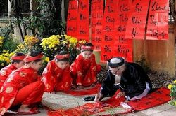 Nét đẹp của câu đối Tết