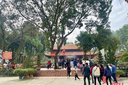Nô nức trẩy hội Phủ Na