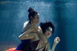 'Chị chị em em 2' bị phát tán lậu, ê-kíp bức xúc và thất vọng