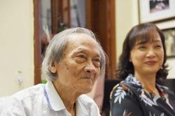 Ba con gái Lê Khanh, Lê Vân, Lê Vi ở bên NSND Trần Tiến những phút cuối đời