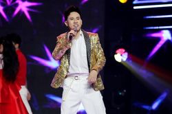 Nguyên Vũ không chạy show ngày Tết, dành thời gian bên mẹ và tự tay vào bếp