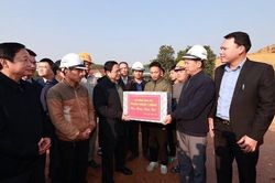 Thủ tướng Phạm Minh Chính kiểm tra dự án cao tốc Tuyên Quang - Phú Thọ